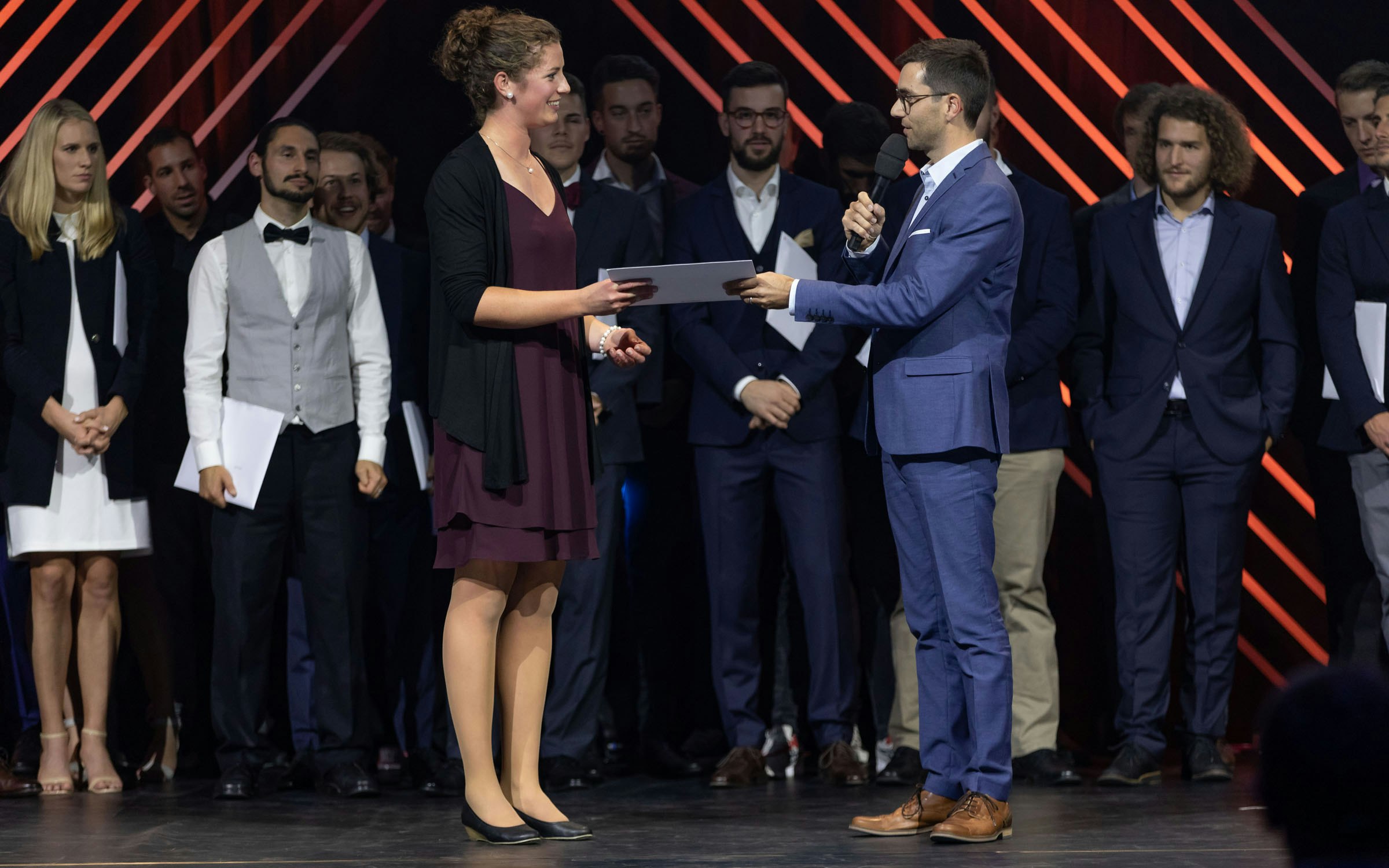 Thomas Wyss präsentierte die beste Bachelorarbeit von Jana Kratzer
Foto: BASPO / Ueli Känzig