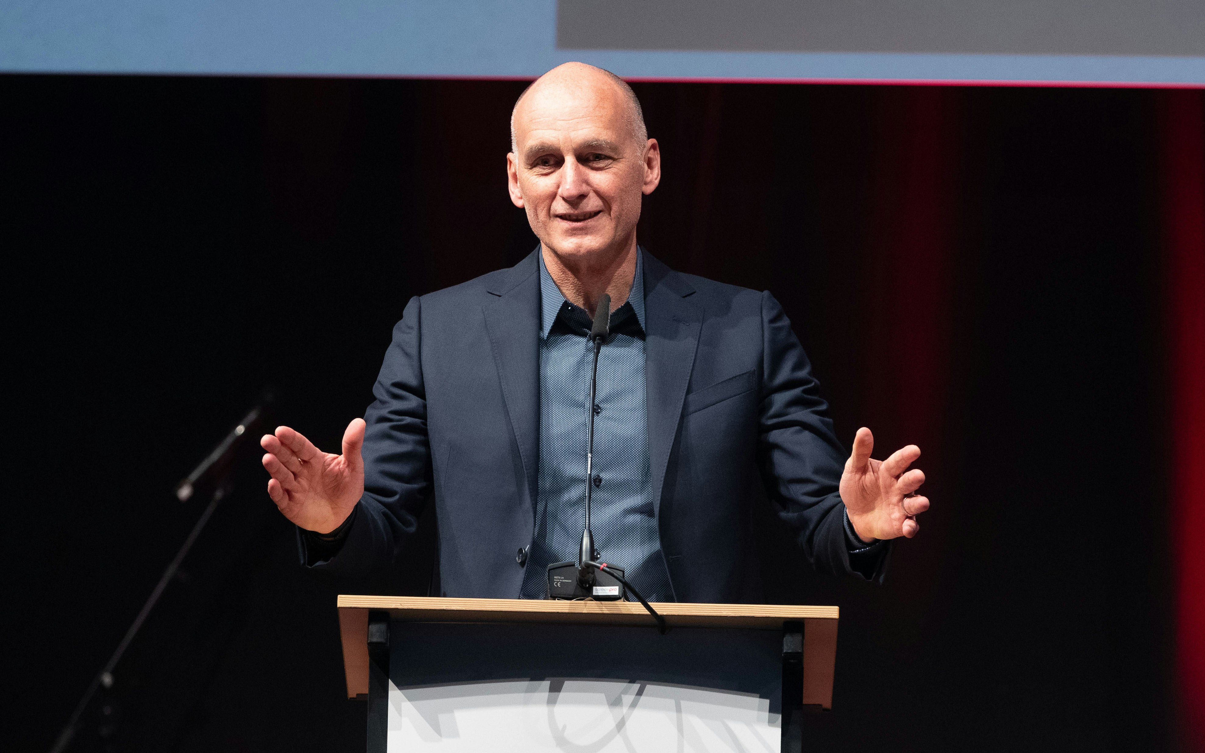 EHSM-Rektor Urs Mäder richtete ein Grusswort an die Anwesenden.
Foto: BASPO / Ueli Känzig