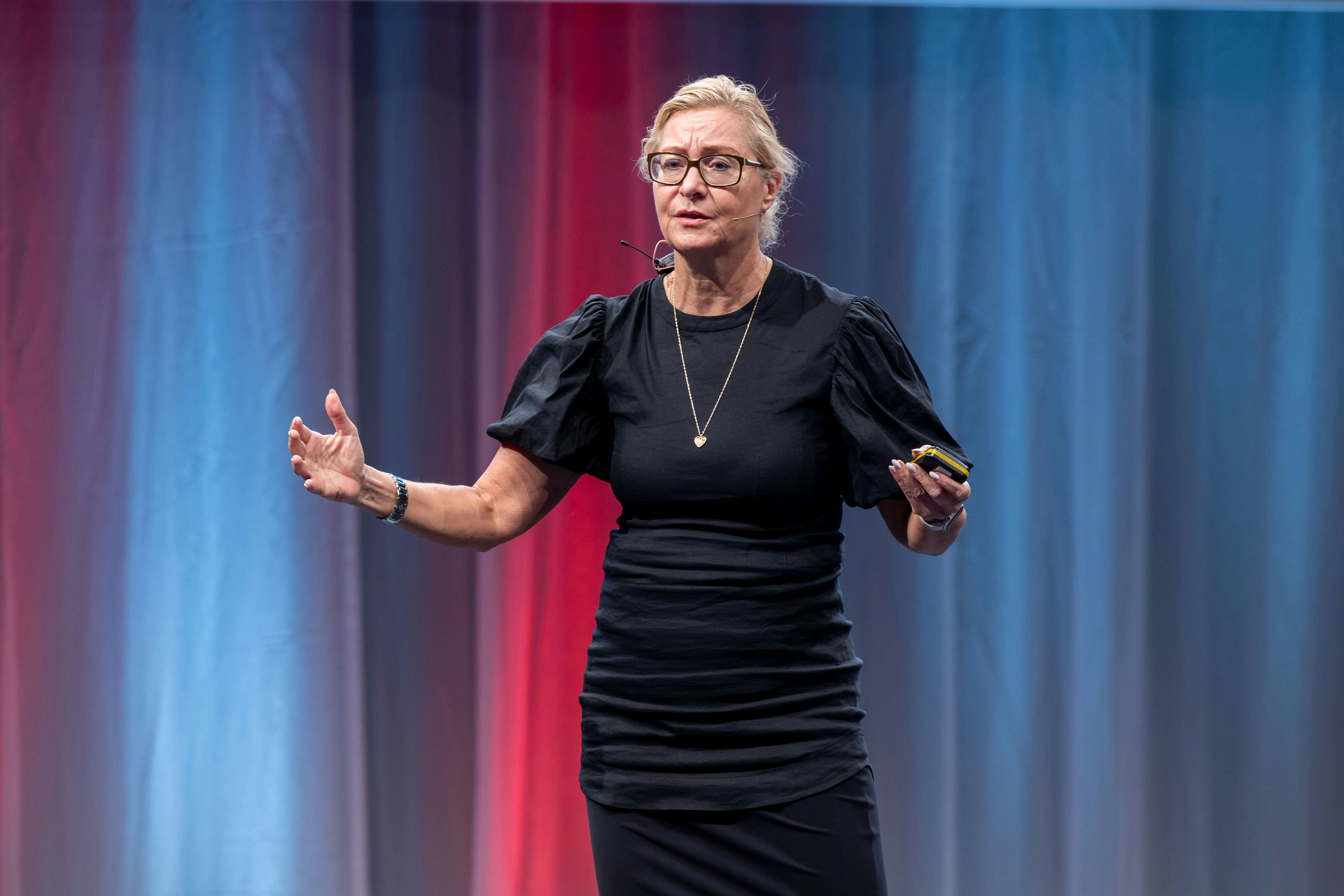 Unternehmensberaterin Jeannine Pilloud verglich Sport und Wirtschaft und was unternommen werden muss, um einen Kulturwandel längerfristig möglich zu machen.
Foto: BASPO / Ueli Känzig