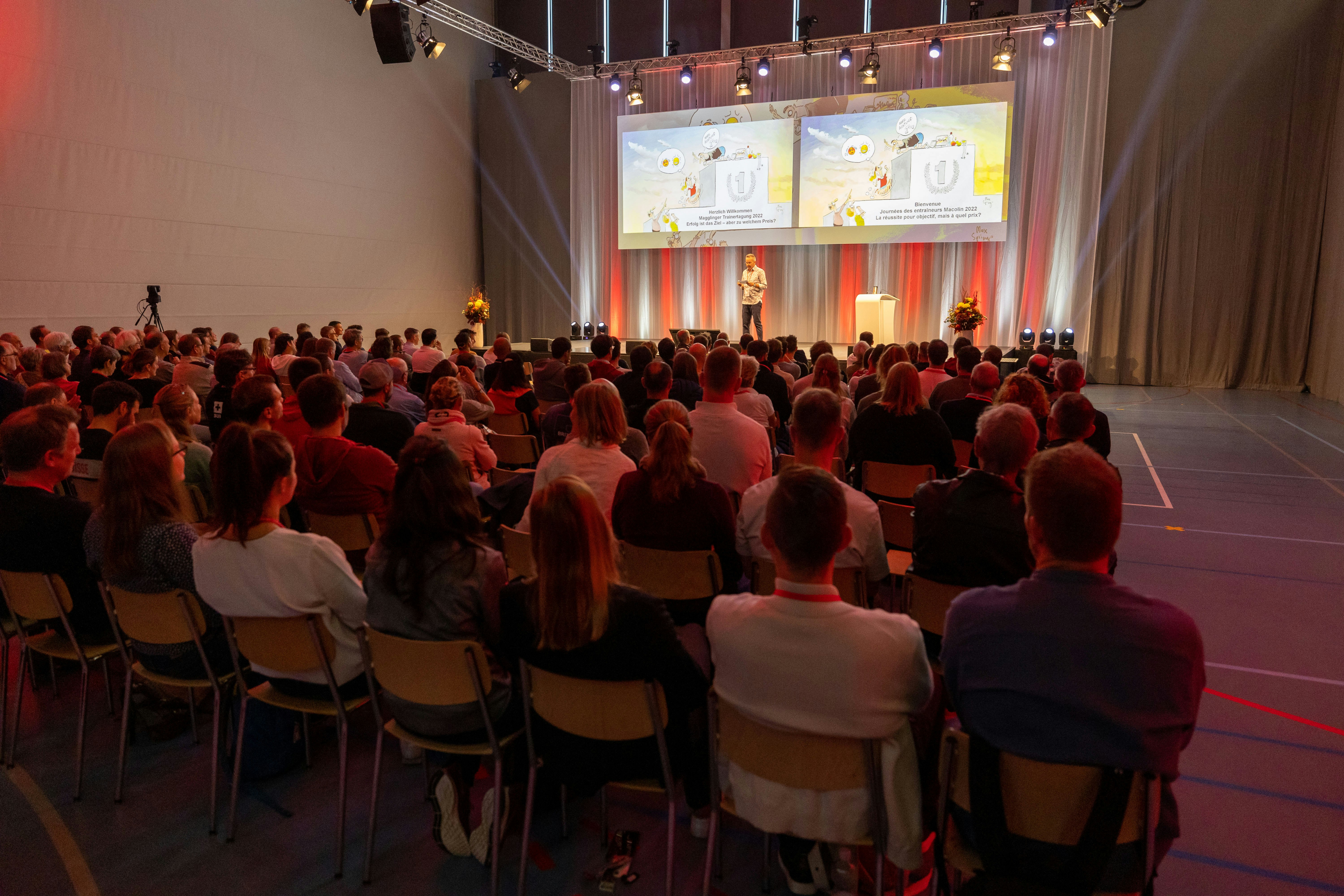 Iwan Schuwey eröffnet die MTT 2022 .
Foto: BASPO / Ueli Känzig