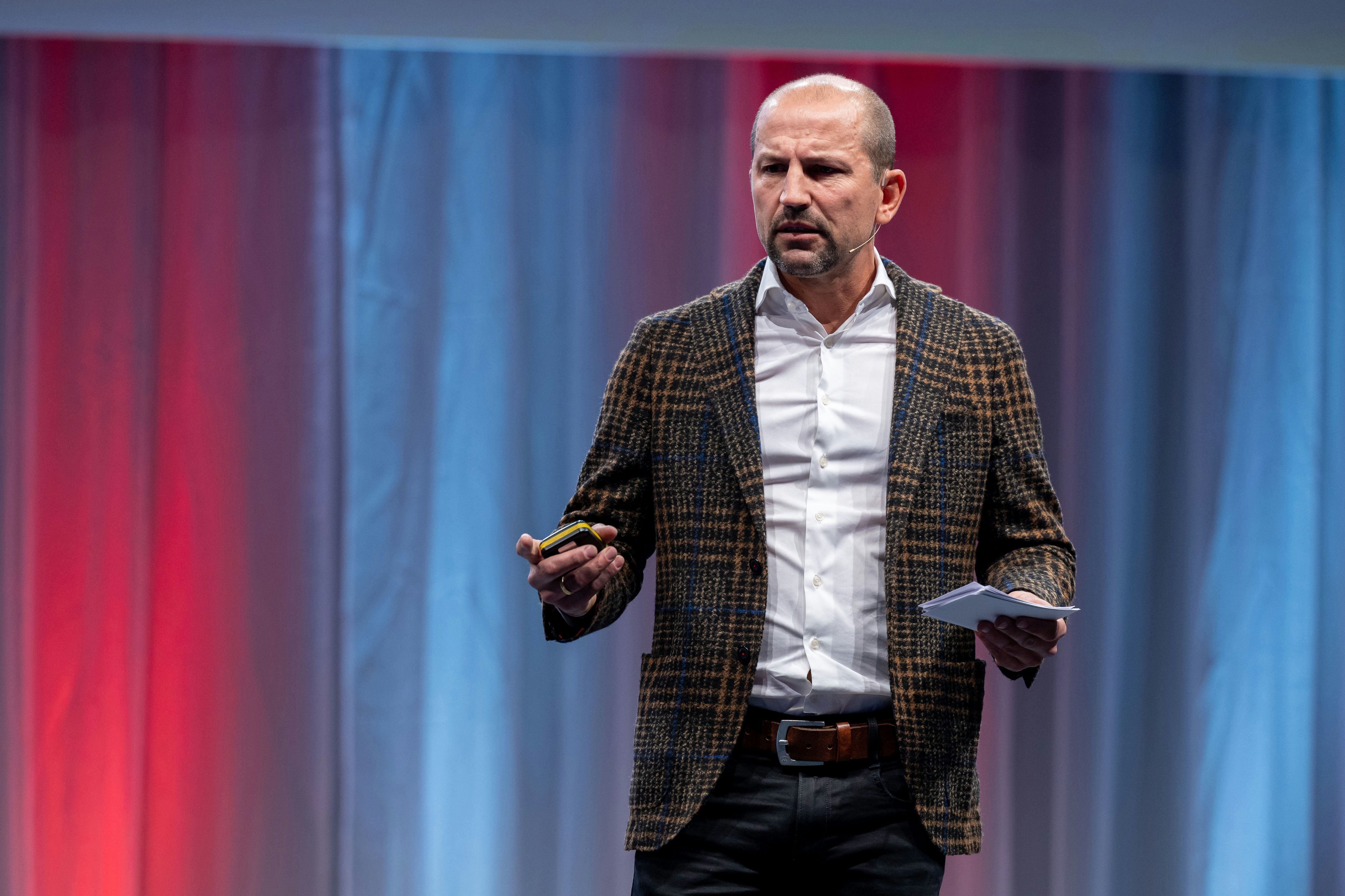 Der ehemalige Skispringer Stefan Zünd blickt auf seine von Höhen und Tiefen geprägte Karriere. Er versucht einzuordnen, weshalb er nach einem vielversprechenden Start zwischenzeitlich "abstürzte".
Foto: BASPO / Ueli Känzig